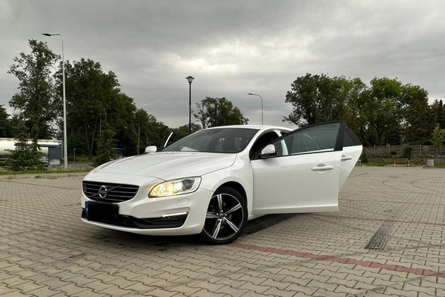 Volvo V60 cena 59800 przebieg: 182000, rok produkcji 2016 z Płock małe 781